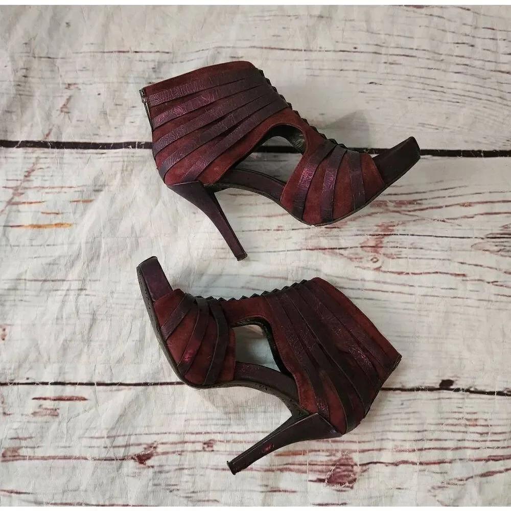 Donald J Pliner Gladiz Platform Burgundy Suede and Leather Heeled Sandals Size 8